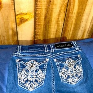 LA Idol Cropped Jean stone dark washed Bling on pockets & button EUC!Great jeans